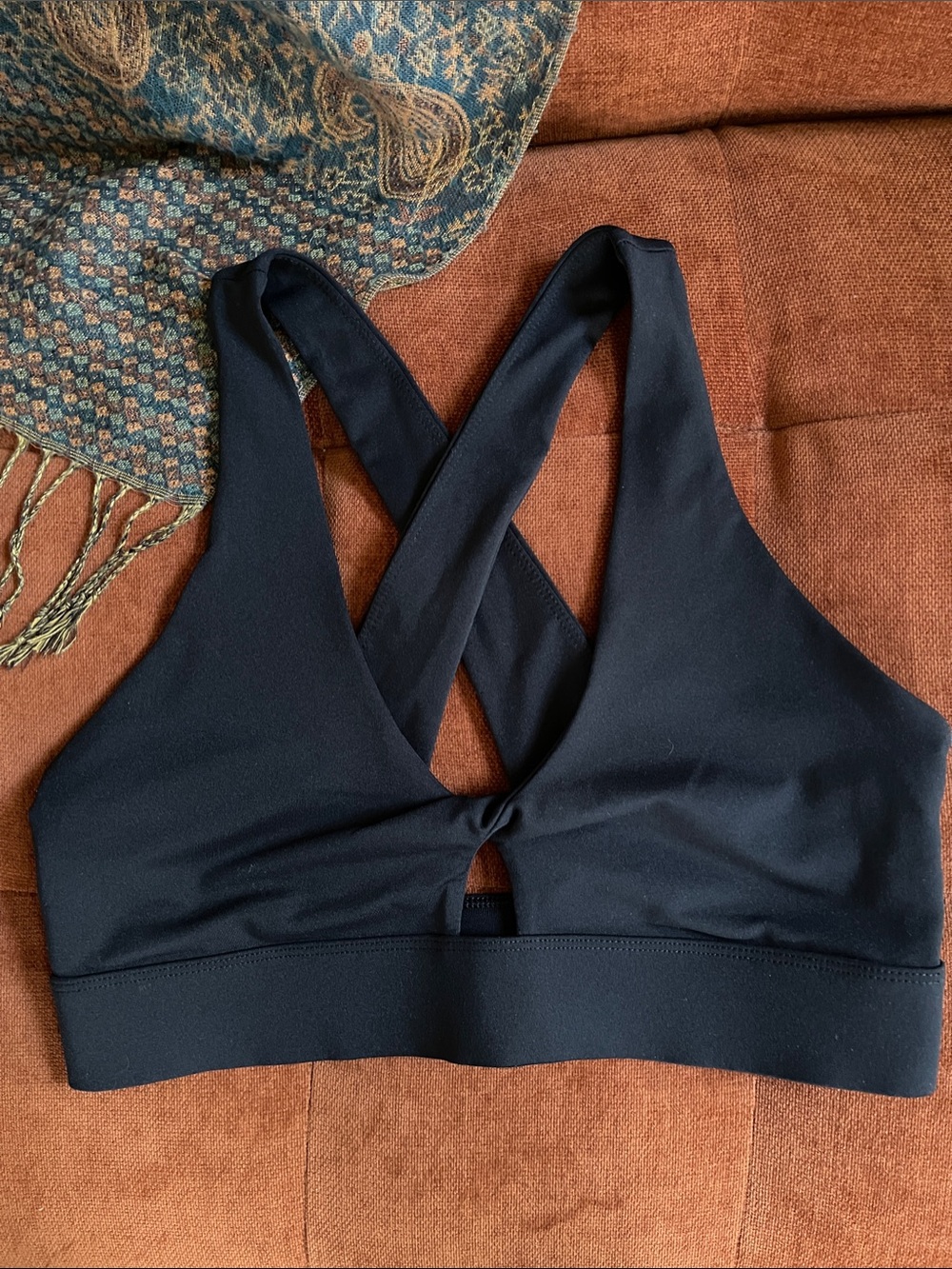FABLETICS Oasis Twist Sports Bra Black LARGE